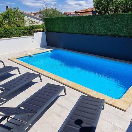 Villa Castanea - Kuca Za Odmor S Bazenom Kukci Ngoại thất bức ảnh