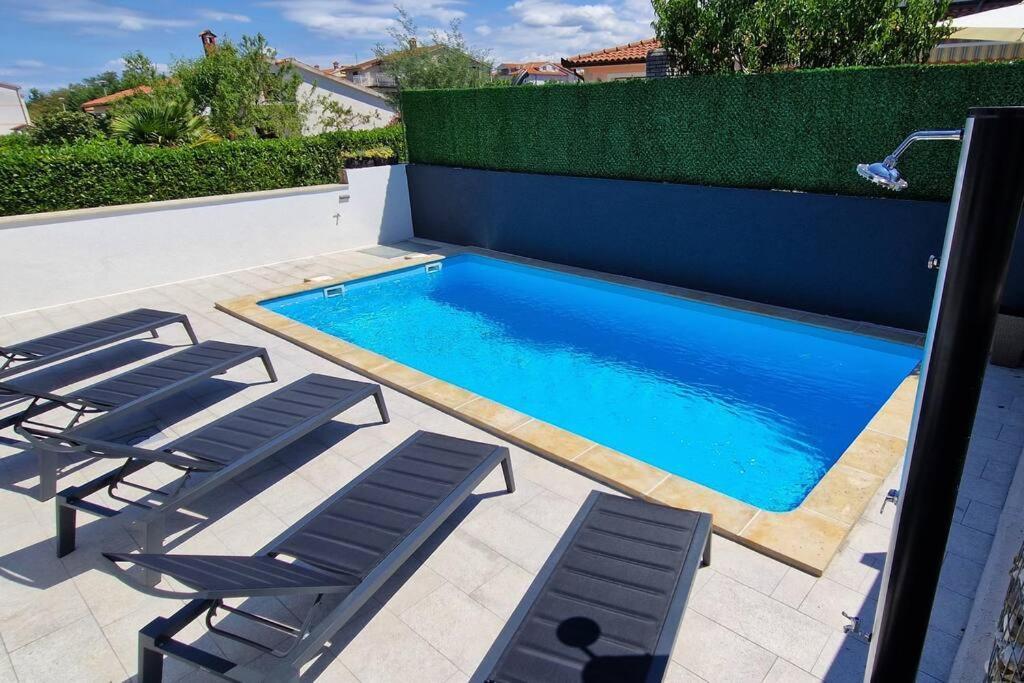 Villa Castanea - Kuca Za Odmor S Bazenom Kukci Ngoại thất bức ảnh